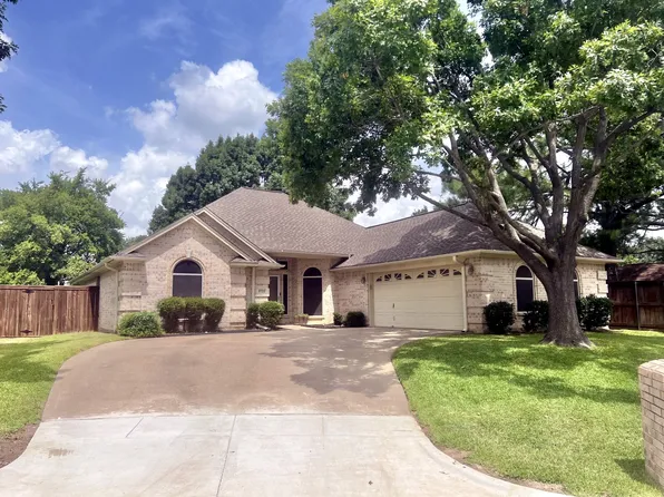 6709 Hickory Place Ct, North Richland Hills, TX 76182