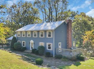 557 Hillsdale Dr, Coshocton, OH 43812