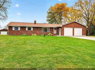 W4401 Pine Grove Rd, Appleton, WI 54913