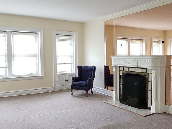 3rd image of 3032 37th St #2