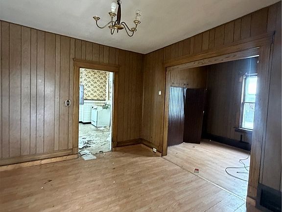 5th image of 1012 E 72nd St