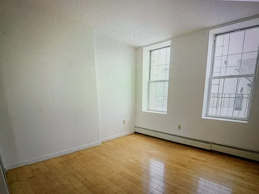 Rented by Thermos Realty & Management Inc | media 2