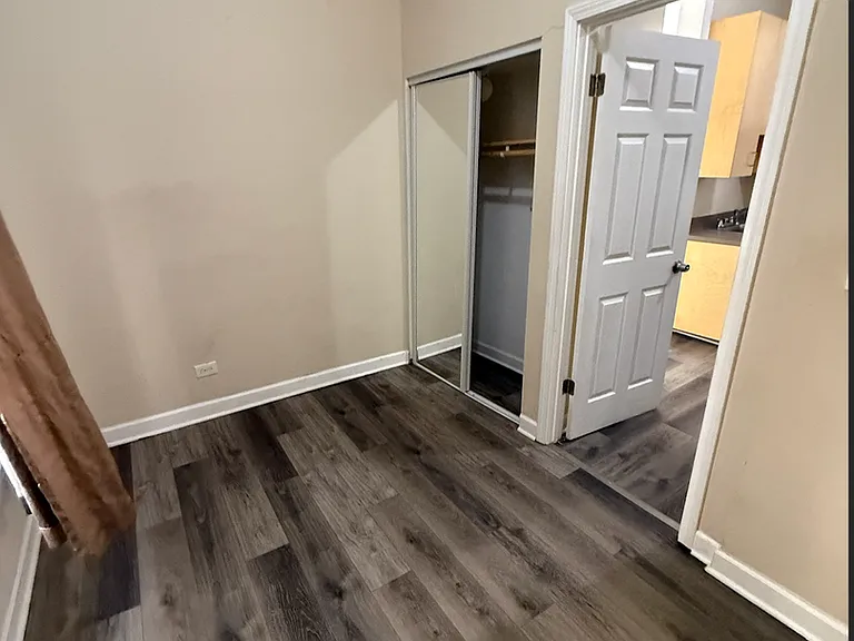 1641 S California Ave #2R — Photo 5