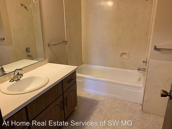 5th image of 518 E Latoka Ct