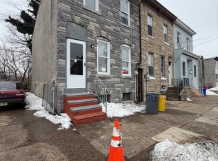 824 S 8th St, Camden, NJ 08103