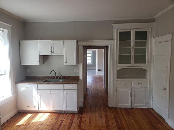 2nd image of 3902 Humphrey St #2