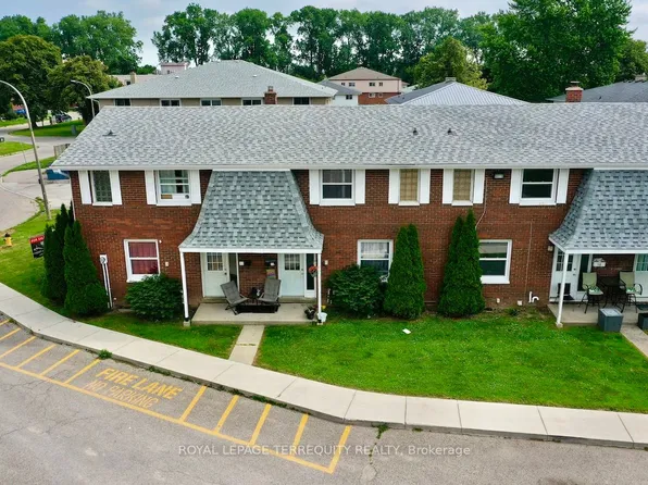 12 Orchard Pl, Chatham Kent, ON N7M 1A6