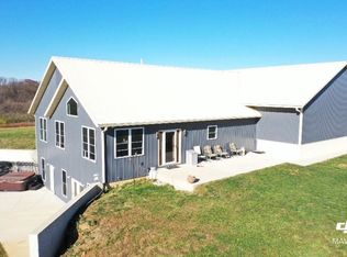 10865 Lake Rd, Dewitt, IL 61735