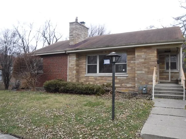 14427 S La Salle St photo 1