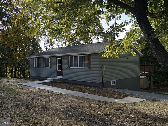 3rd image of 13515 Primrose St