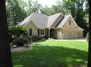 10625 Woodlawn Ct, Portage, MI 49002