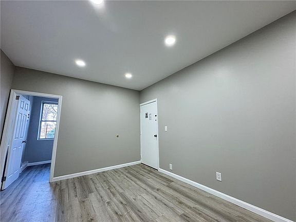 5th image of 3338 Shore Pkwy