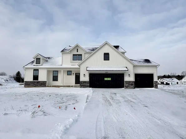 8047 Erie Dr, Byron Center, MI 49315