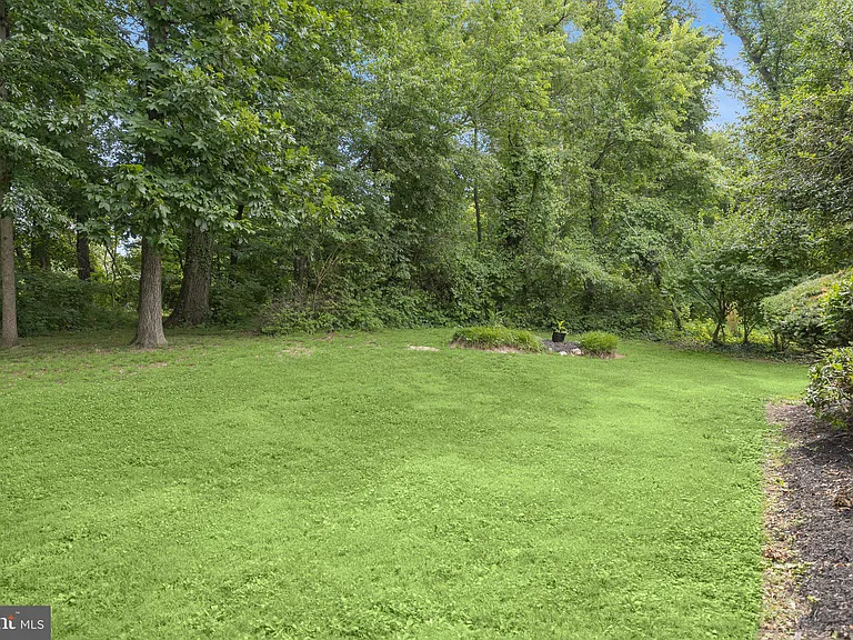 6709 Pemberton St — Photo 42