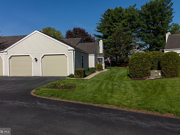 3rd image of 1849 Wexford Rd