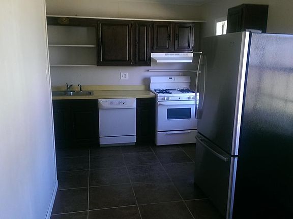 4th image of 614 Temple Dr