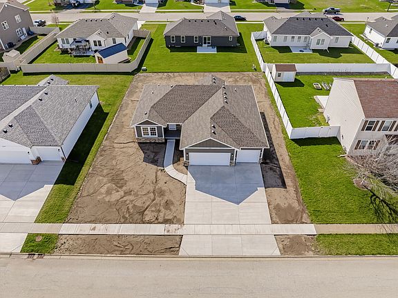 2nd image of 1683 Arbor Dr