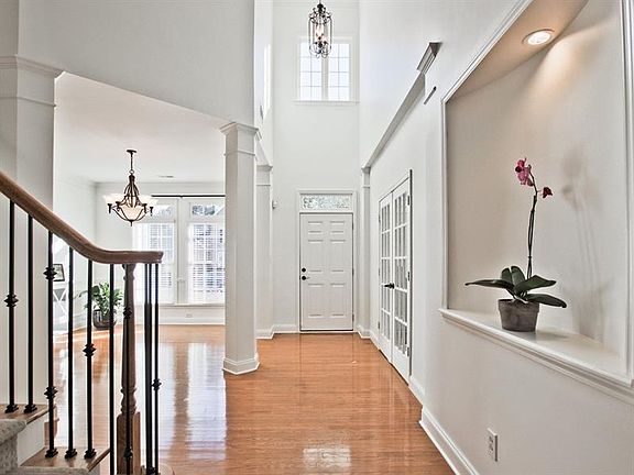 5th image of 416 Lake Forest Dr