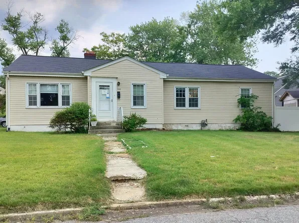 226 Seneca Dr, Oxon Hill, MD 20745