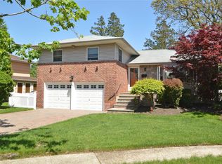 979 Mark Dr, Bellmore, NY 11710