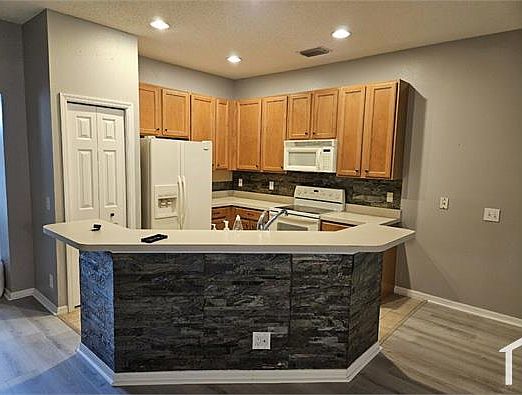 4th image of 573 Vallance Way NE