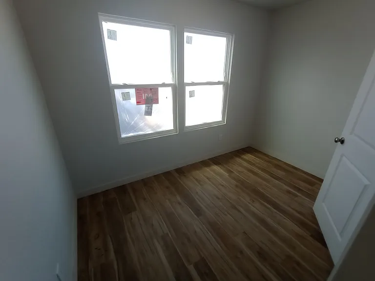 400 SW Grand Blvd #1 — Photo 16