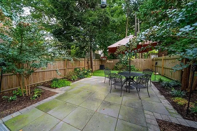 105 Fairview Ave — Photo 39