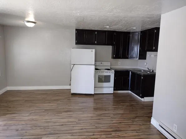 1021 W 14th Ln APT B, Portales, NM 88130