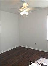 4th image of 84 W Brickley Ave