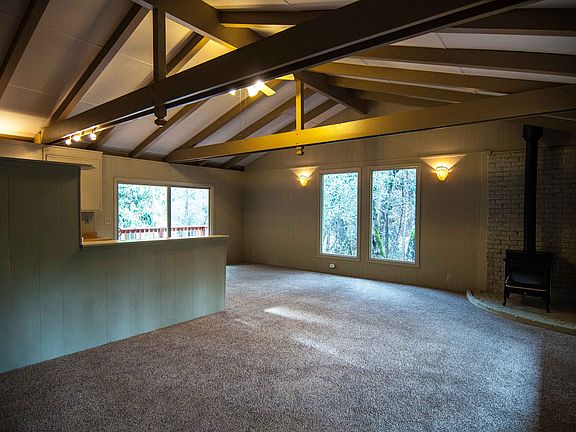 5th image of 16750 Woodside Way