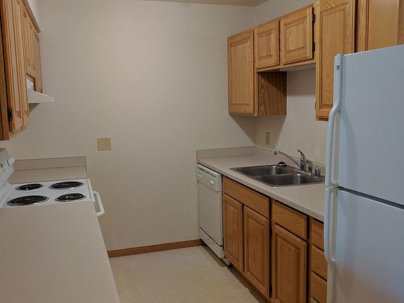 4th image of 1225 7th St S #504