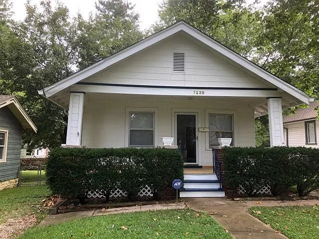 7239 Main St — Photo 2