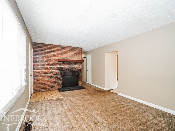 4th image of 3891 Astor Ave