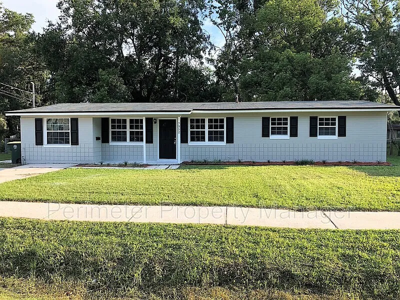 3 bed, 2.0 bath, 1308 sqft, $1,750 — Photo 1