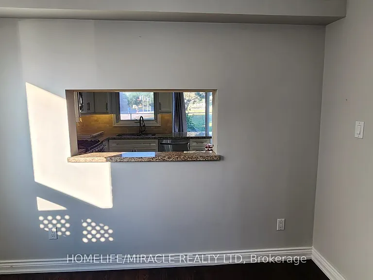 264 Wright Cres — Photo 7