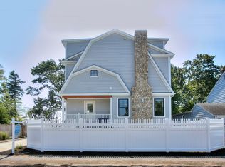 891 Oldfield Rd, Fairfield, CT 06824