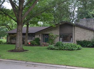 7805 Raintree Rd, Dayton, OH 45459