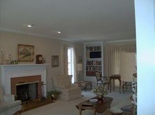137 Concord Cir, Valparaiso, IN