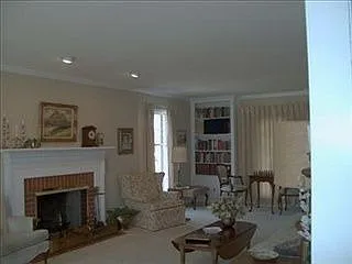137 Concord Cir photo 1