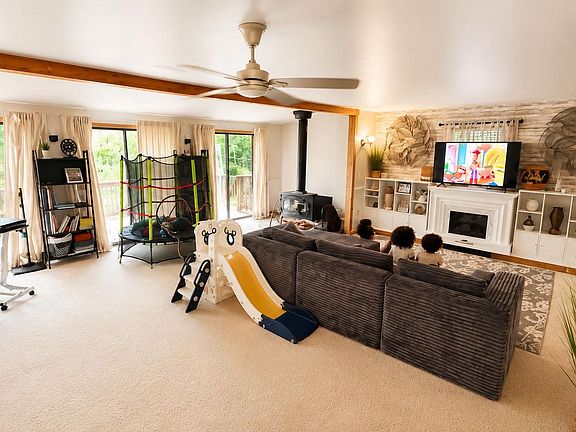 4th image of 14671 Fox Chase Cir