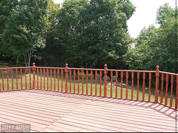 4th image of 10403 Watford Ln