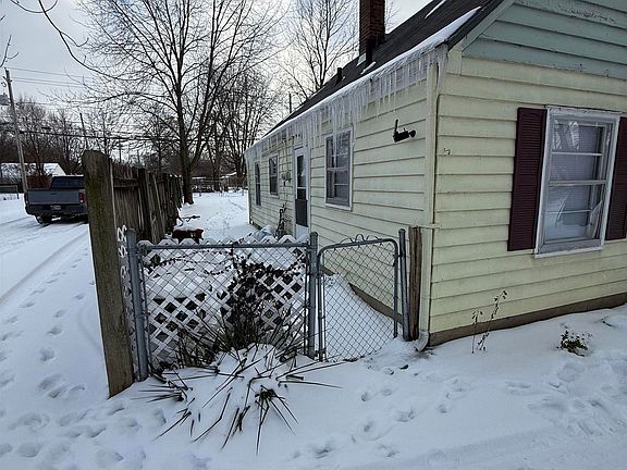 2nd image of 810 McKinnie Ave
