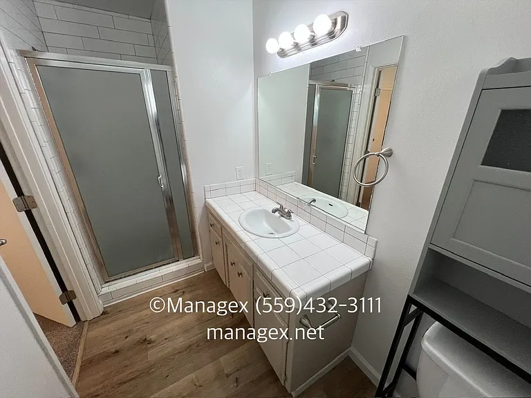 1246 W Dyer Ave — Photo 14