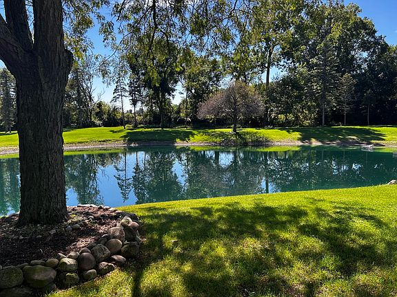 5th image of 58435 Fairfax Rd
