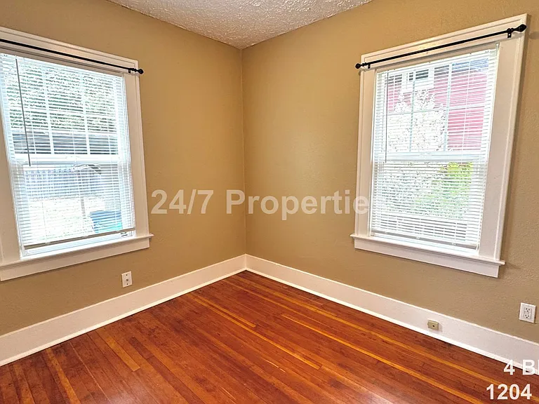 1204 NE 62nd Ave — Photo 7
