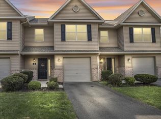4 Brook Side Dr, Carlisle, PA 17013