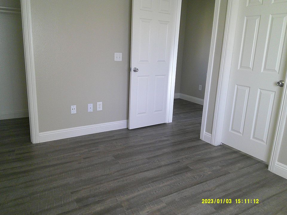 Master Bedroom & Master Bathroom - Upstairs- 3 Bed 2.5 Bath Townhome