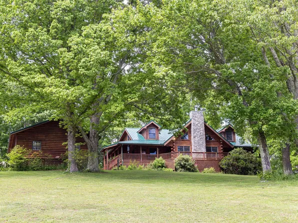 898 Glade Mountain Dr, Canton, NC 28716