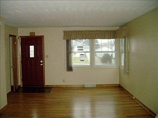 3rd image of 1319 Sussex Dr