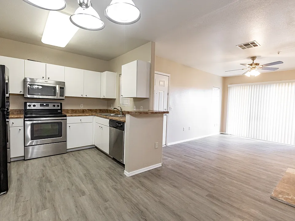 1295 N Ash St #1026